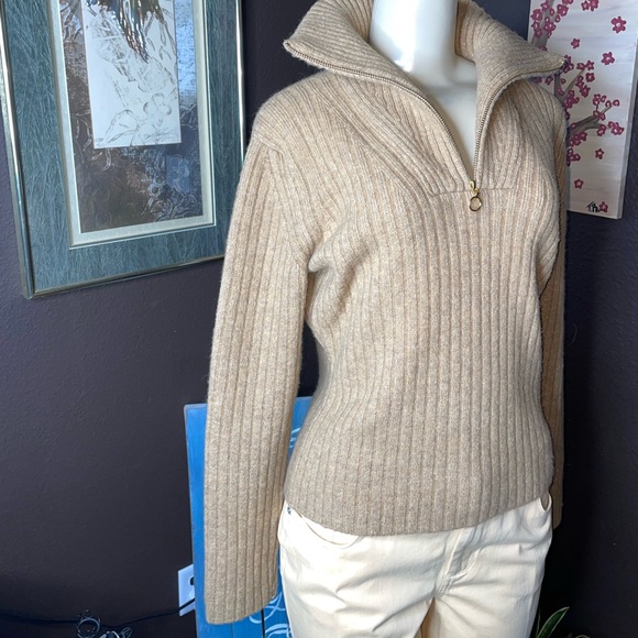 HOST PICK π₯ πGreat USED condition Nanushka M Sweater - Picture 4 of 13